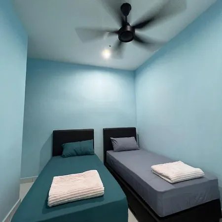 Faiz Homestay Kuching Exterior photo