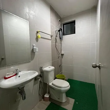 Faiz Homestay Kuching Exterior photo