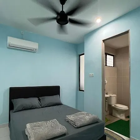 Faiz Homestay Kuching Exterior photo