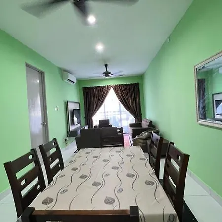 Faiz Homestay Kuching Exterior photo